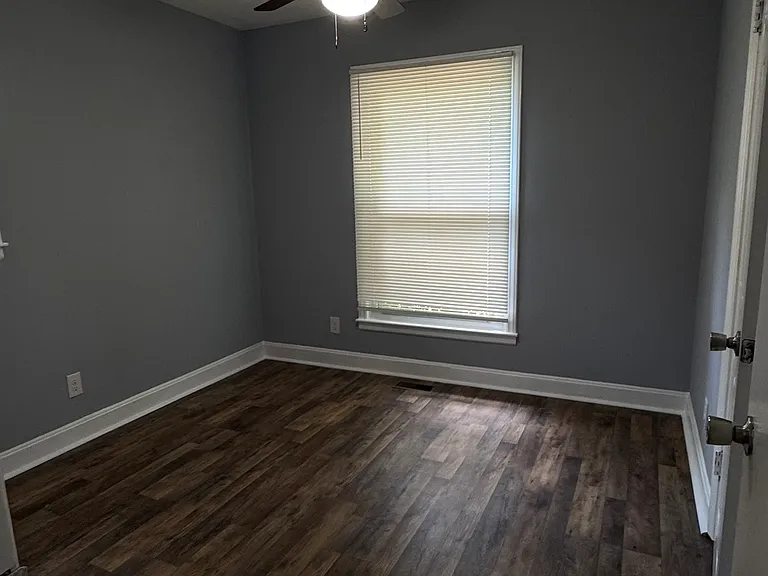 4727 Ridgeley Dr — Photo 10