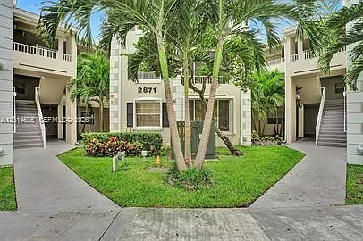 Lakeview Club Condo — Photo 3