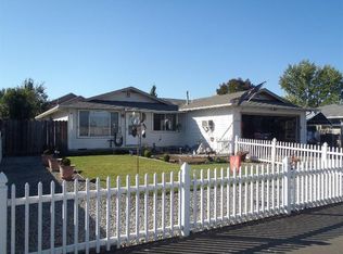 2058 Delta Waters Rd, Medford, OR 97504