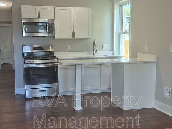3rd image of 600 N 32nd St APT B
