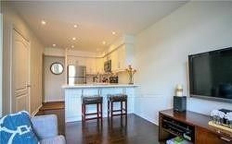 Toronto Townhouse for rent - 2 Bedrooms — photo 7