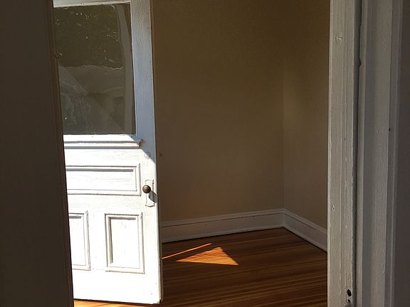 4th image of 60 6th Ave #2