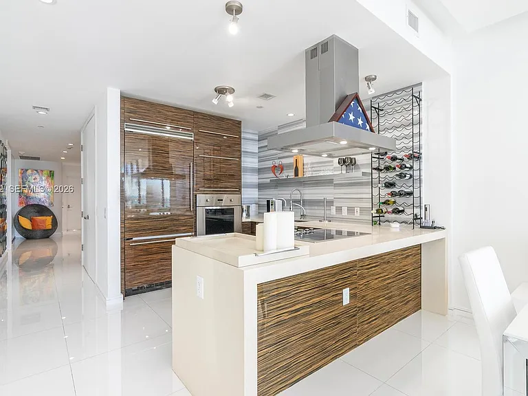 1100 Biscayne Blvd #4103 — Photo 9