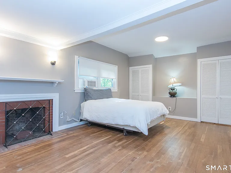 211 New Canaan Rd — Photo 17