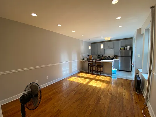 Rented by Mdays Realty | media 11