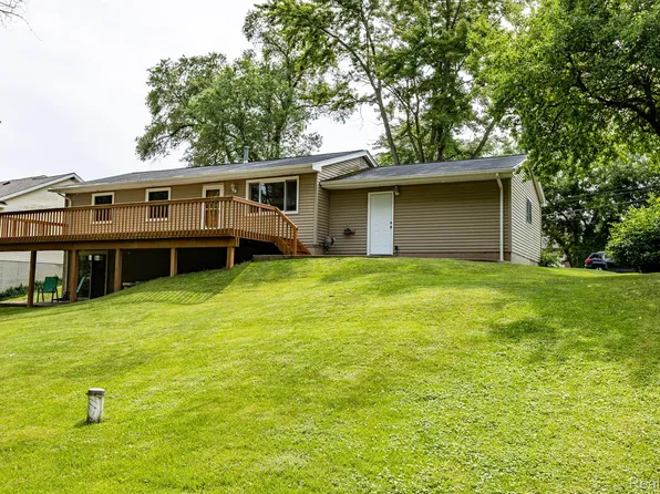 3585 Saint Marys St, Auburn Hills, MI 48326