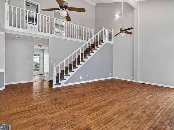 4th image of 10083 Lakeview Pkwy