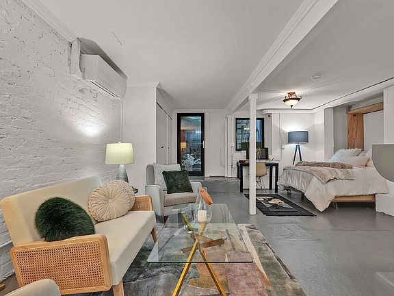 3rd image of 21 Bleecker St
