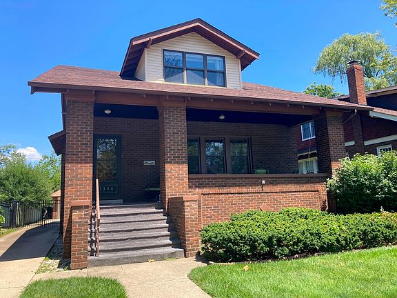 3rd image of 1304 E Prairie Ave