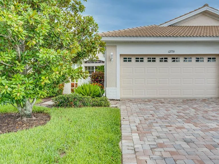 12774 Devonshire Lakes Cir — Photo 2