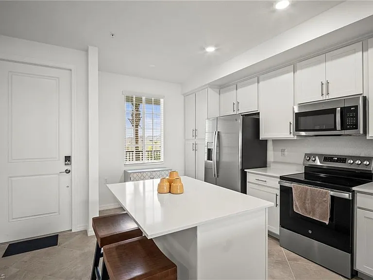 15285 Green Acres Ave #424 — Photo 8