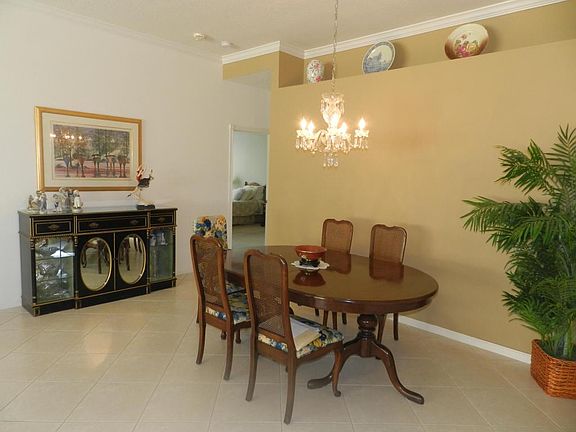 Home For Sale In Valencia Isles