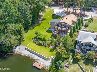 92 Pine Ridge Dr, Whispering Pines, NC 28327