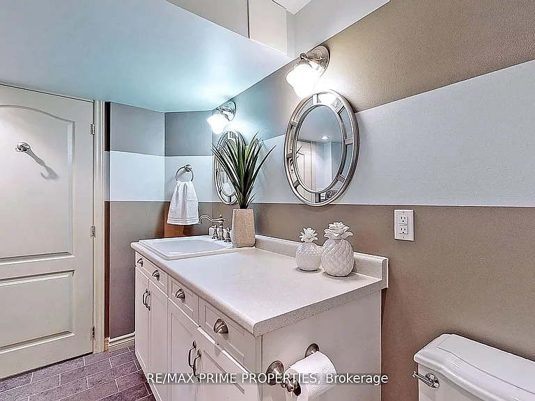 42 Cornell Meadows Ave — Photo 4
