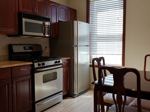 2nd image of 2574 46th St #2
