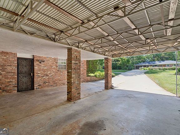 4th image of 3296 Betty Cir