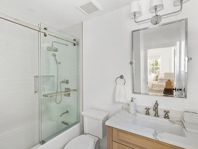 571 Montauk Hwy — Photo 14