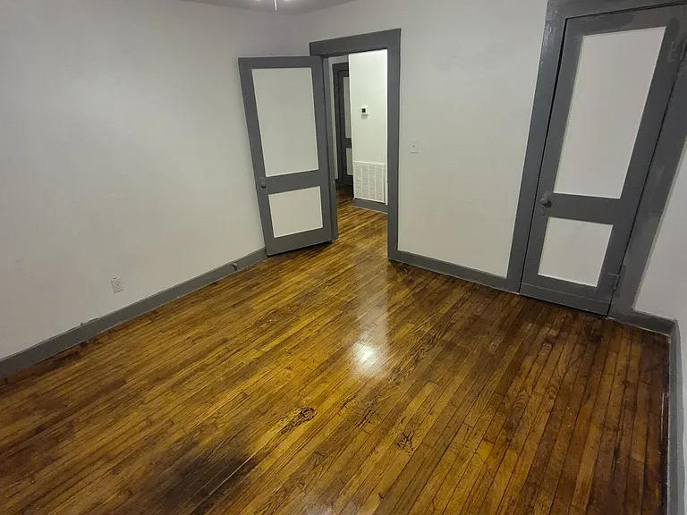 1109 W 23rd St — Photo 3