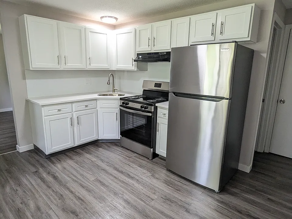 76 Sherman Ave #1