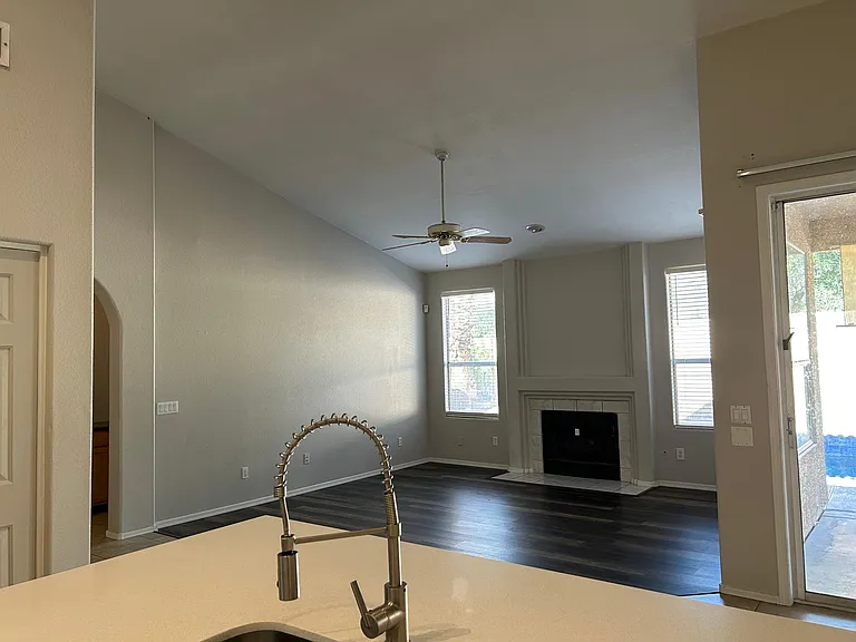 621 N Alder Dr — Photo 18