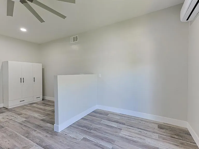 142 L St — Photo 10