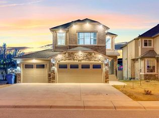 475 E Lakeview Rd, Chestermere, AB T1X 0A2