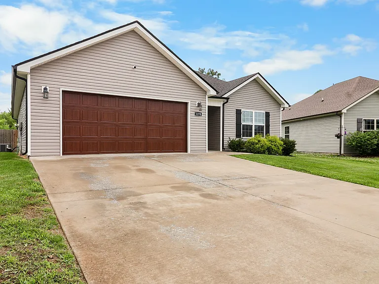 1278 Magnum Dr — Photo 3