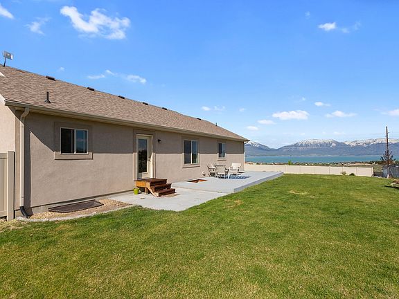 5th image of 227 W Lariat Blvd