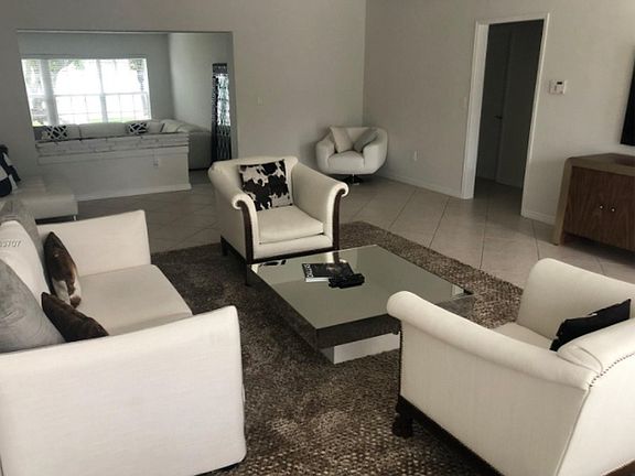 3rd image of 1111 Stillwater Dr #1