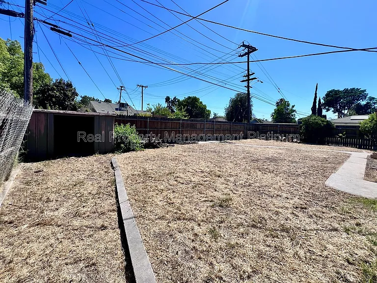645 W Andrews Ave — Photo 16