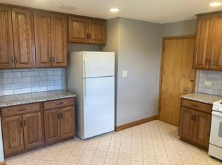 434 Grant St APT 1B, Lemont, IL 60439