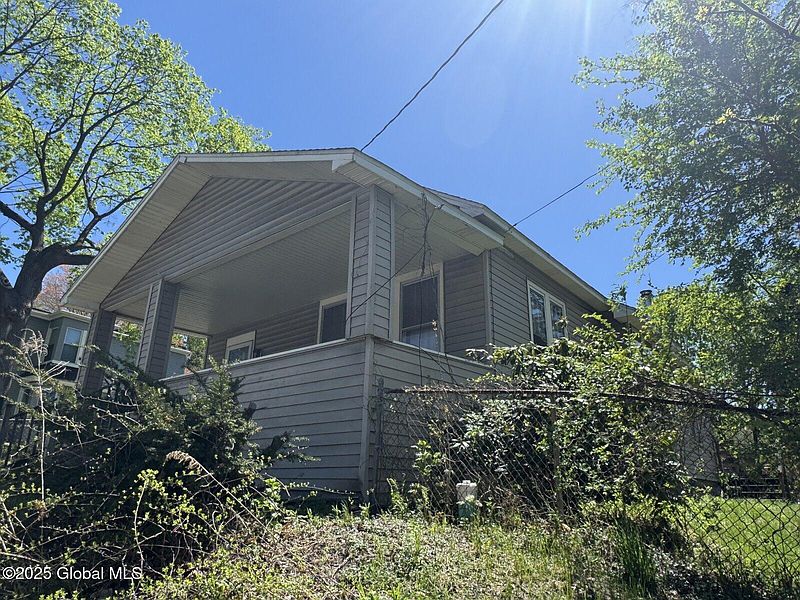 3rd image of 36 Northern Drive