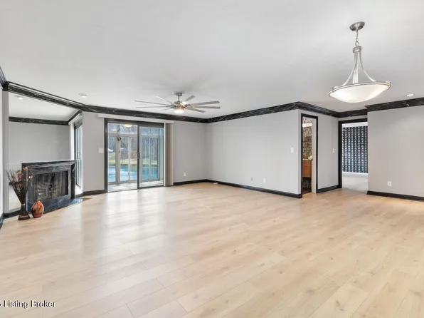 6392 Marina Dr, Prospect, KY 40059