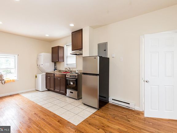 3rd image of 2010 E York St #3F