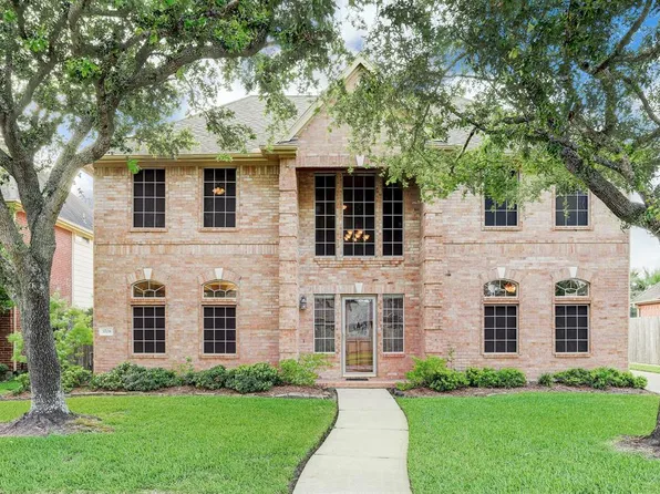 3708 Pine Tree Dr, Pearland, TX 77581