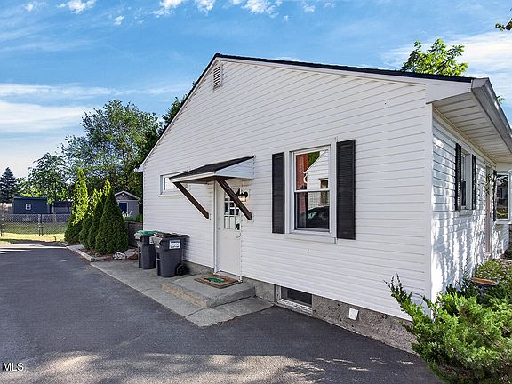 4th image of 28 Smith Avenue