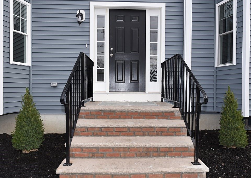 1st image of 210 Washington St #3