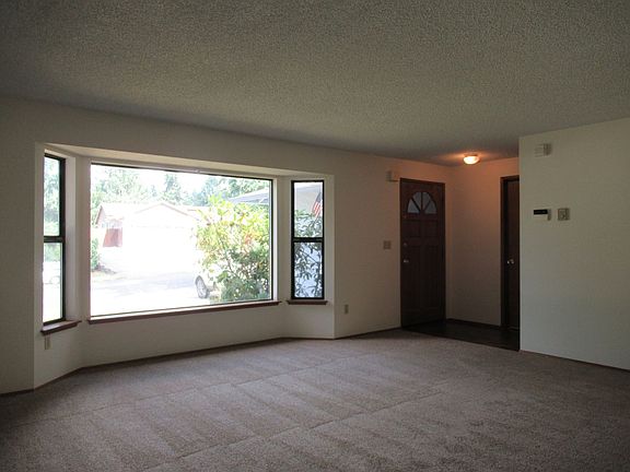 3rd image of 9120 159th St E