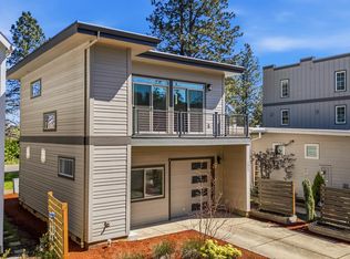 2042 Village Center Dr SE, Salem, OR