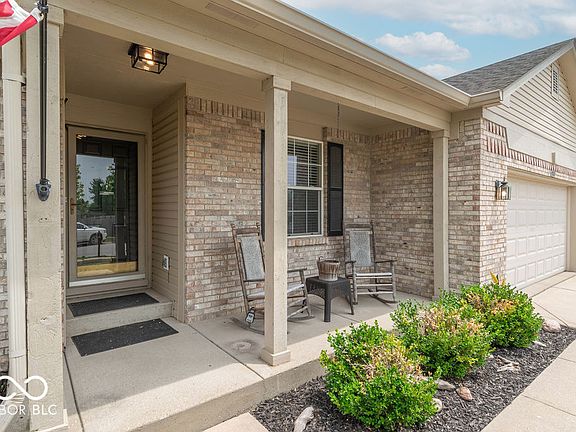 2nd image of 274 Pineview Dr