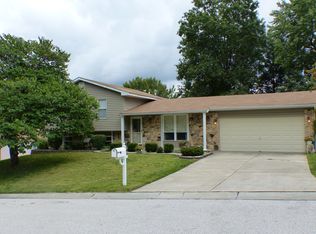 11 Oakshire Ct, Saint Peters, MO