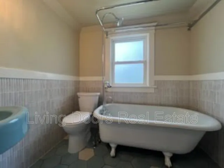 602 C St — Photo 18