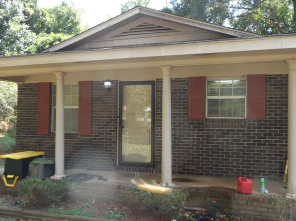 1309 Meadowood Ln, Oxford, AL 36203