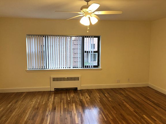 3rd image of 110 Longwood Ave APT 2