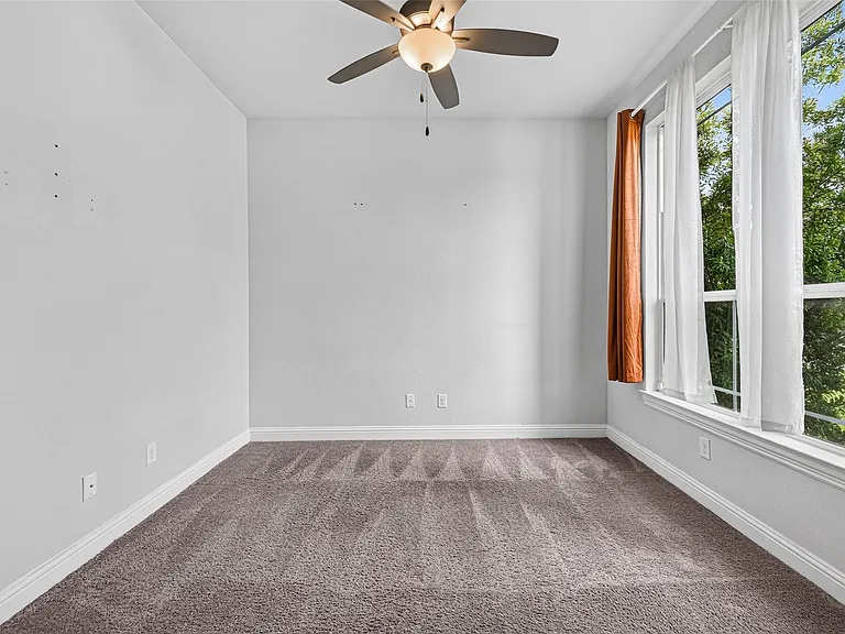 24419 Avanti Dr — Photo 10