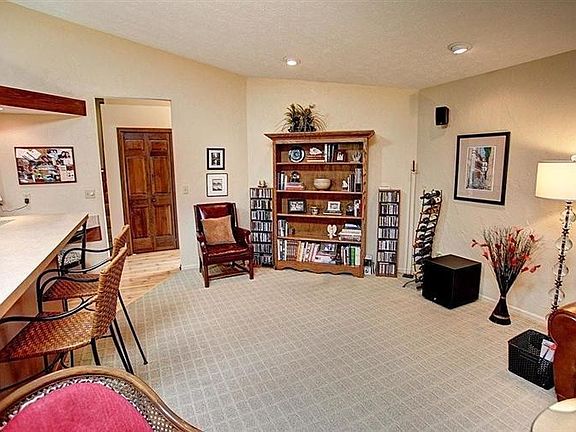 4th image of 9096 Woodstream Ln