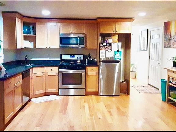 2nd image of 10 Johnson Ct #2B