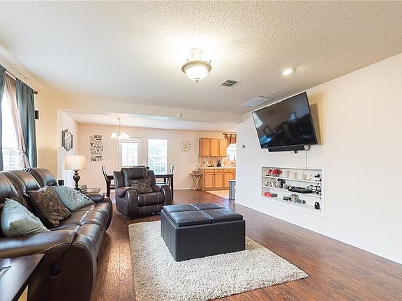 4th image of 1716 Timber Glen Dr