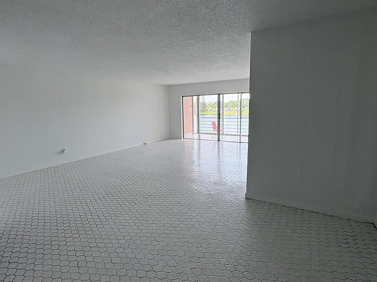 879 NE 195th St #227 — Photo 16