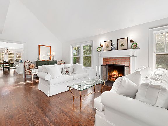 3rd image of 101 Meetinghouse Ln